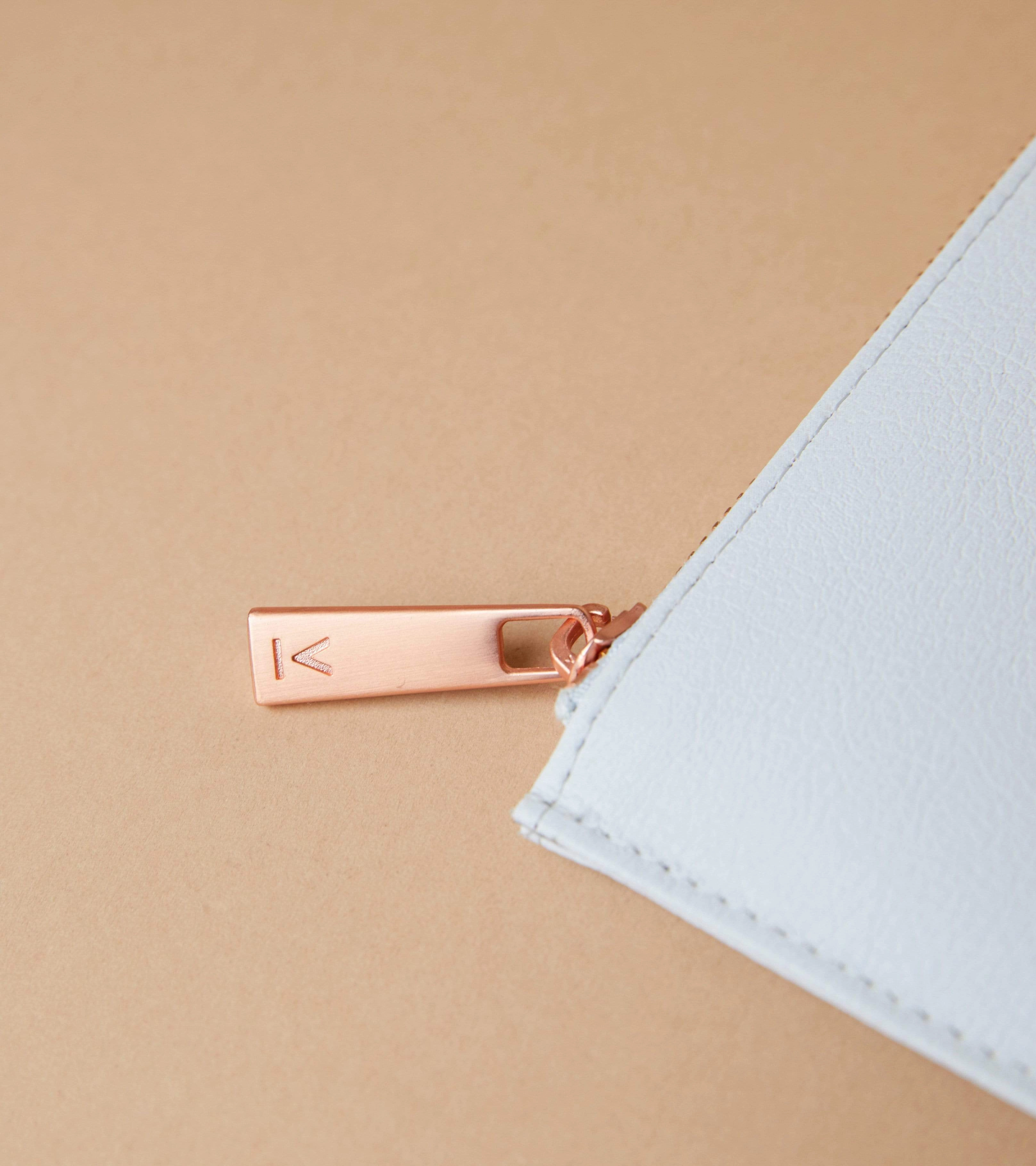Classic Essentials Apple Leather Vegan Card Pouch | Light Grey