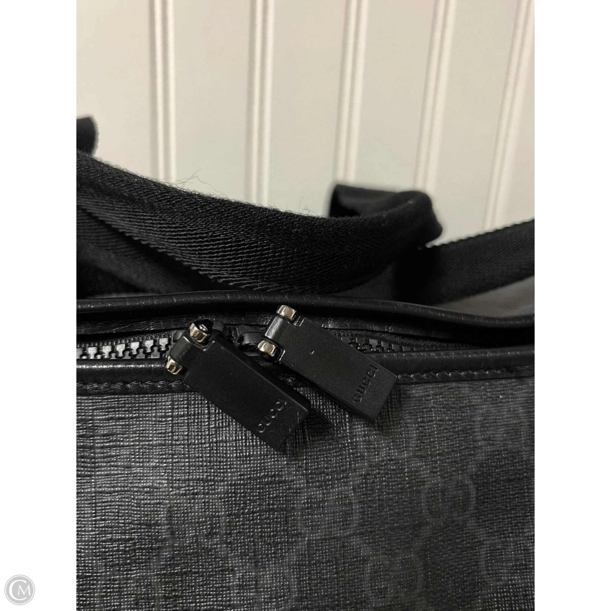 Duffle And Weekender Luxury Designer By Gucci, Size: Medium