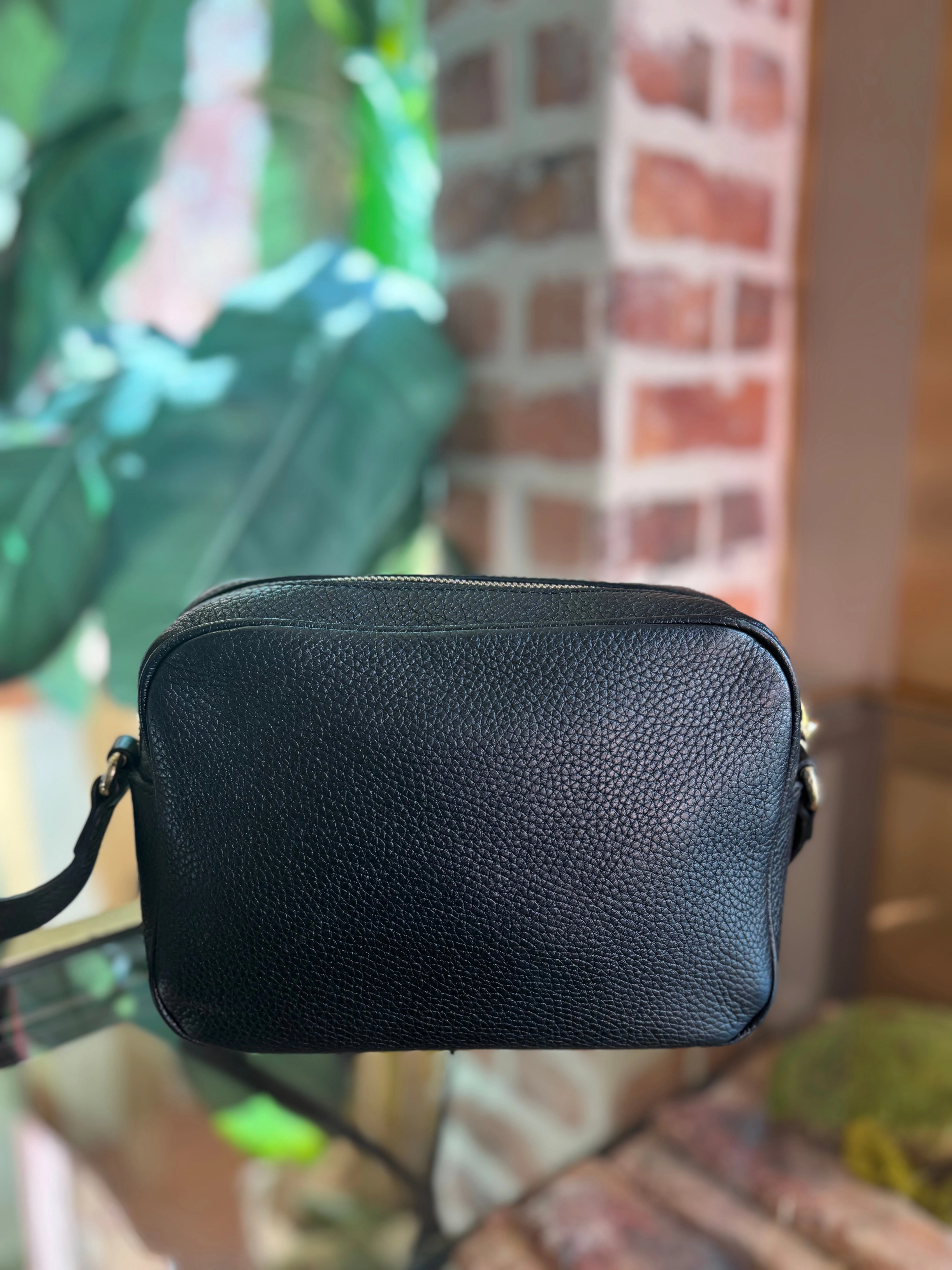 GUCCI Black Leather Interlocking G Soho Crossbody