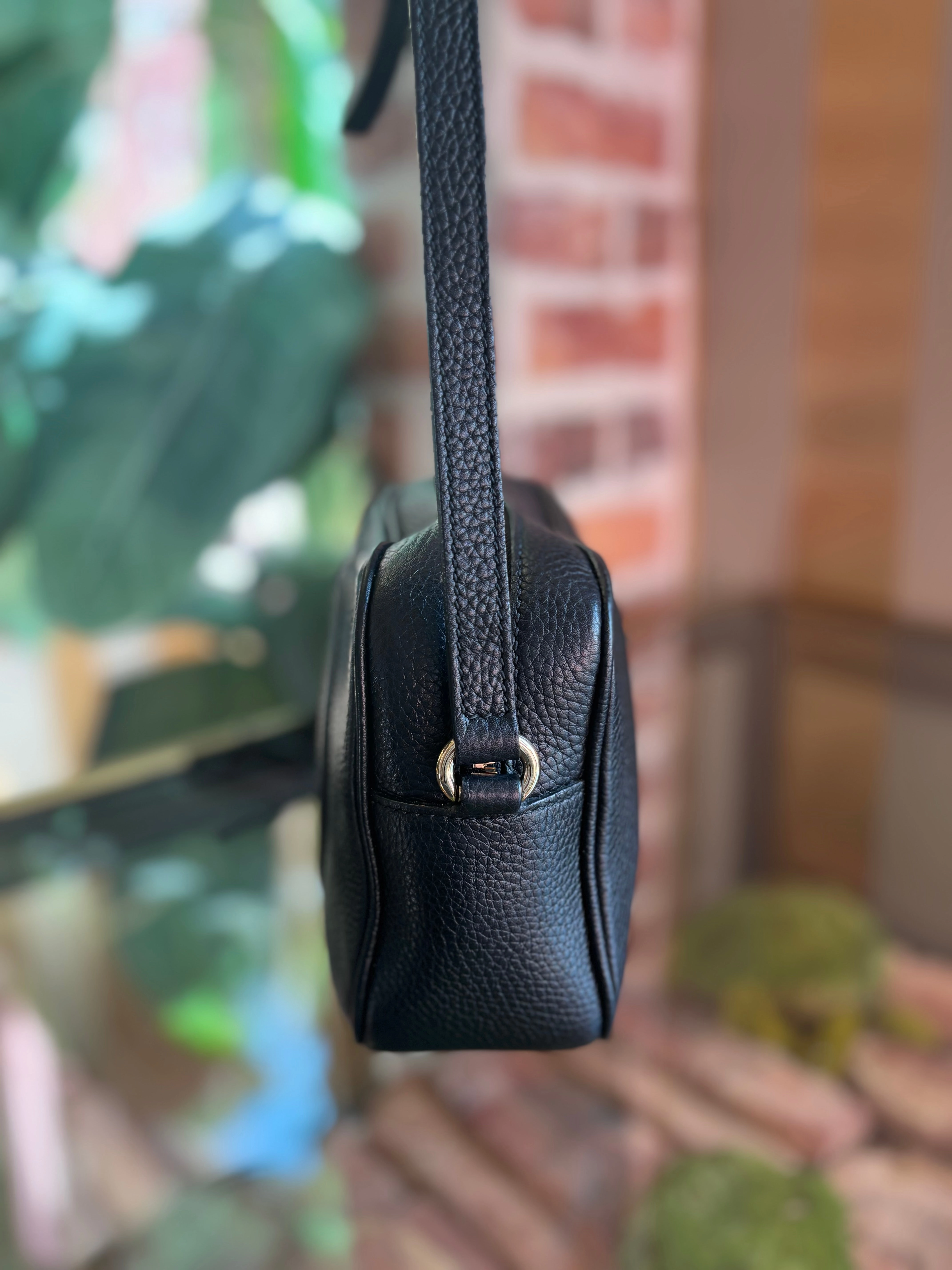 GUCCI Black Leather Interlocking G Soho Crossbody