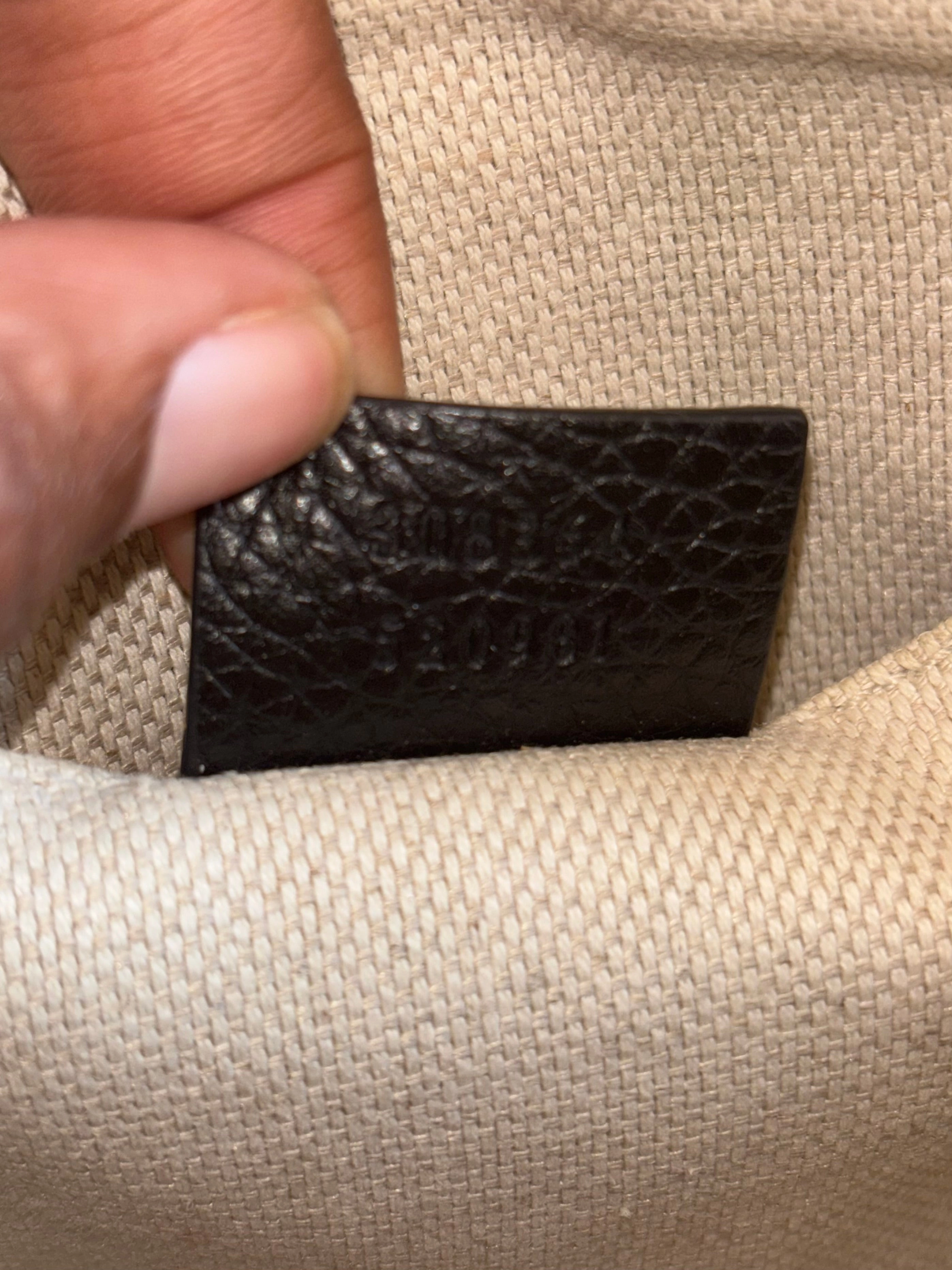 GUCCI Black Leather Interlocking G Soho Crossbody