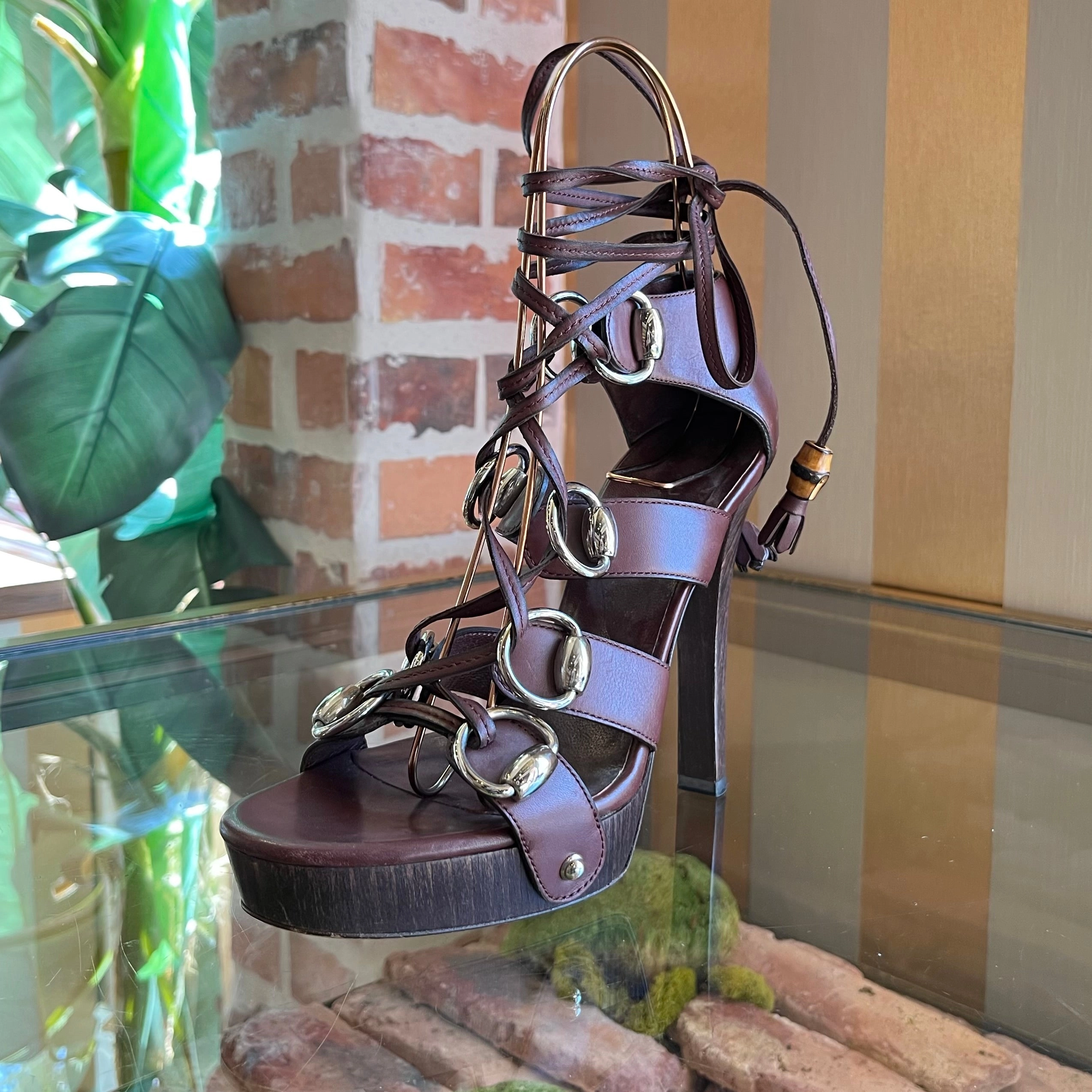 GUCCI Leather Horsebit Strappy Platform Heels SZ7B