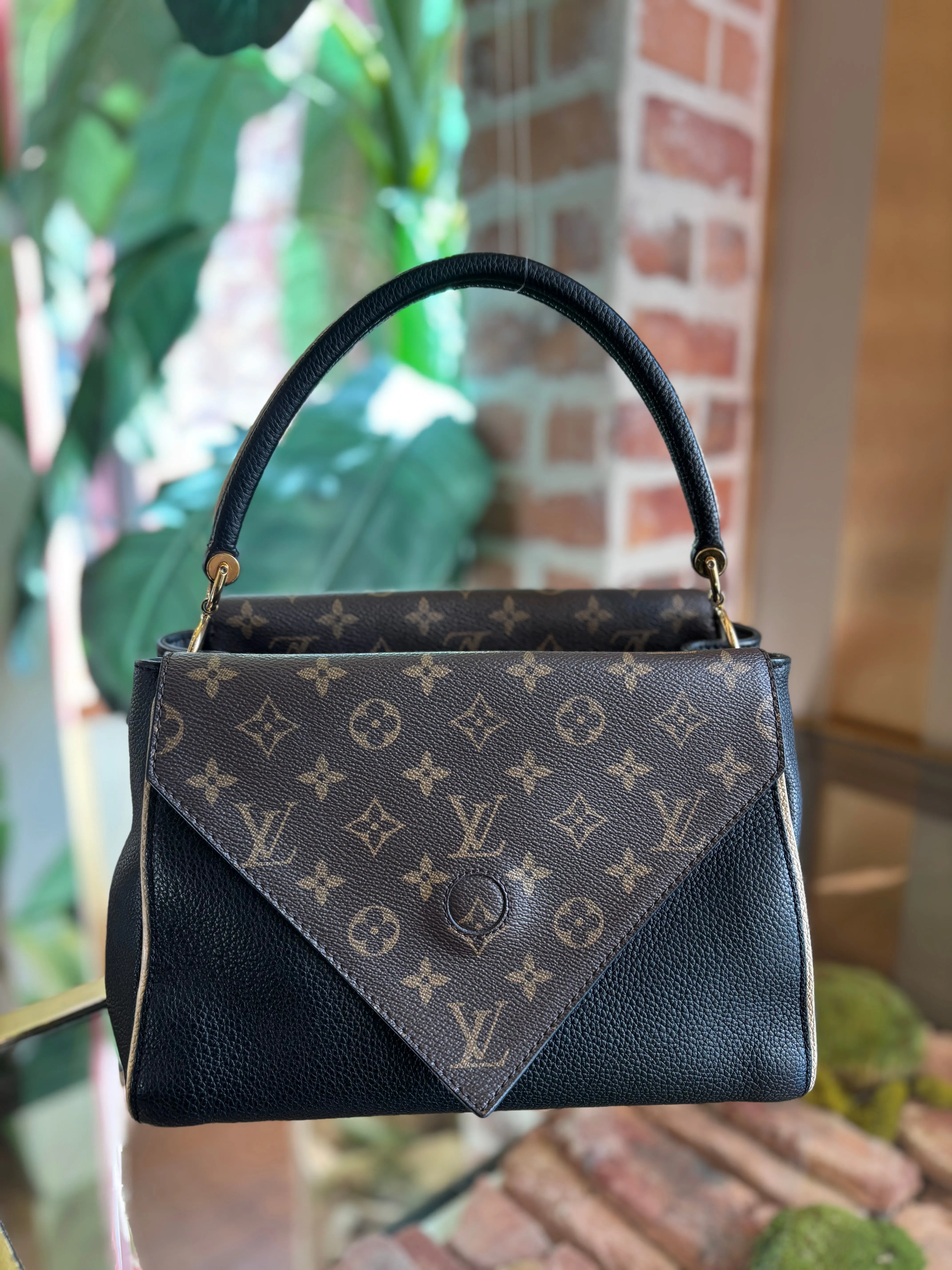 LOUIS VUITTON Monogram Double V Shoulder Bag