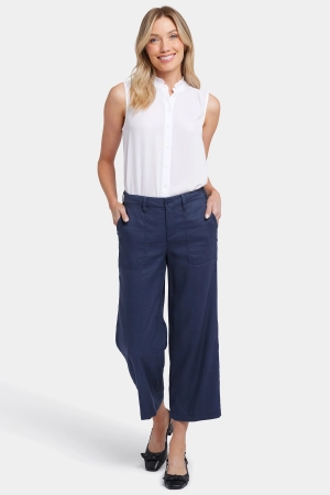 Wide Leg Cargo Capri Pants In Petite - Oxford Navy