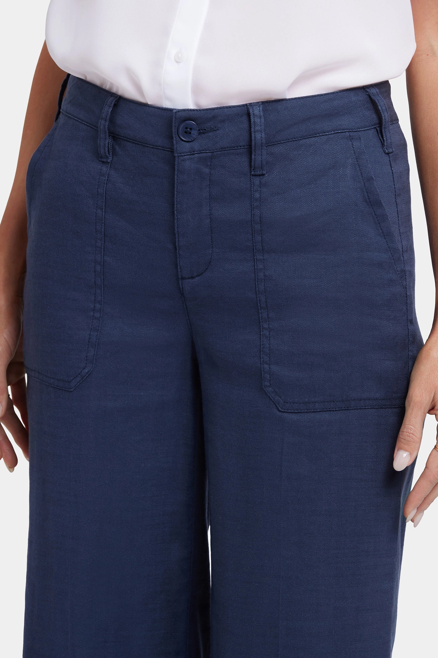 Wide Leg Cargo Capri Pants In Petite - Oxford Navy